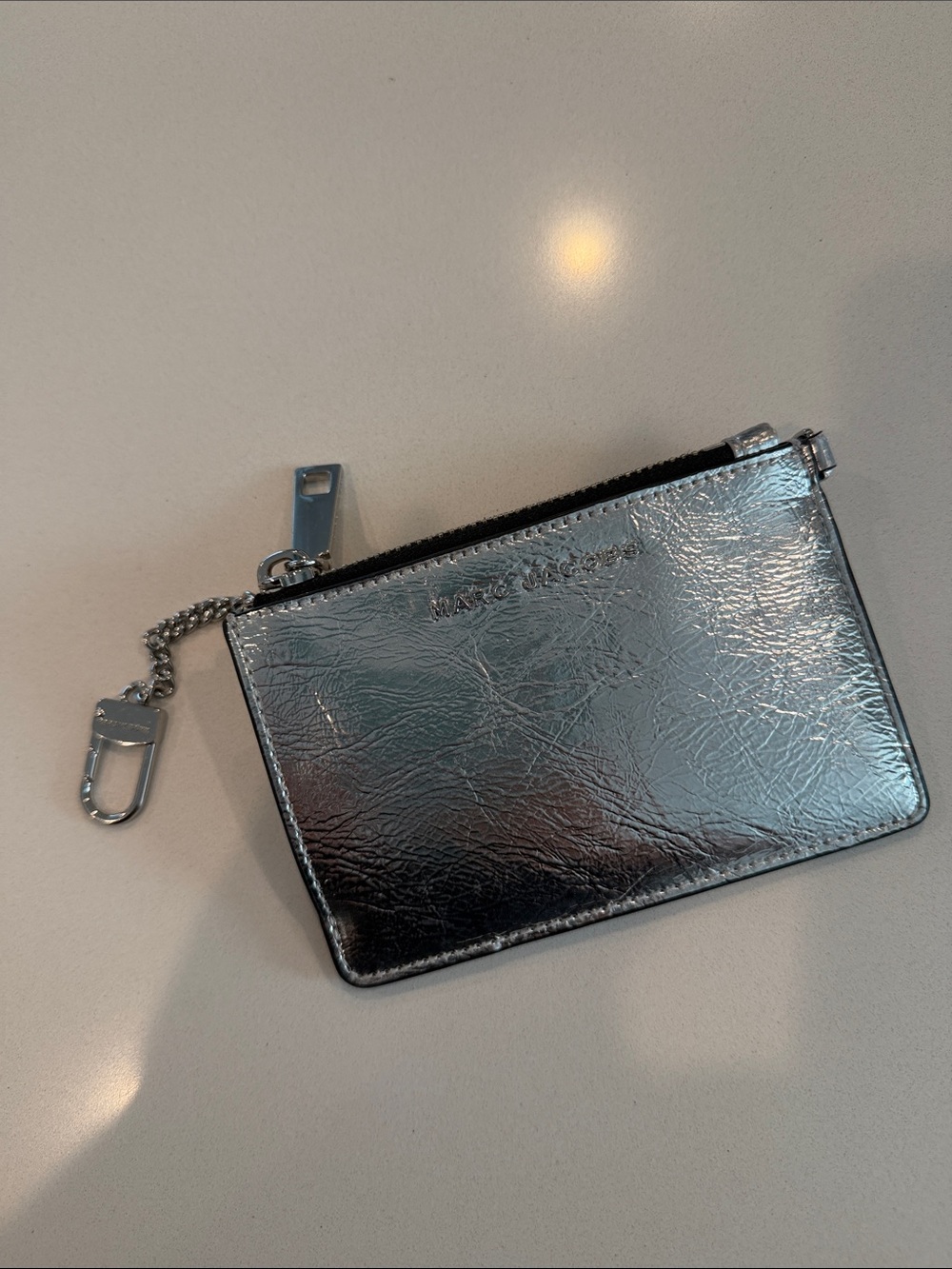 Marc Jacobs Metallic Silver Zip Card Holder - Picture 2 of 5